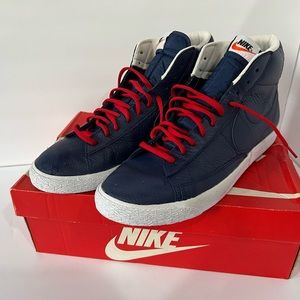 Nike Blazer Mid Trainers In Blue size 13